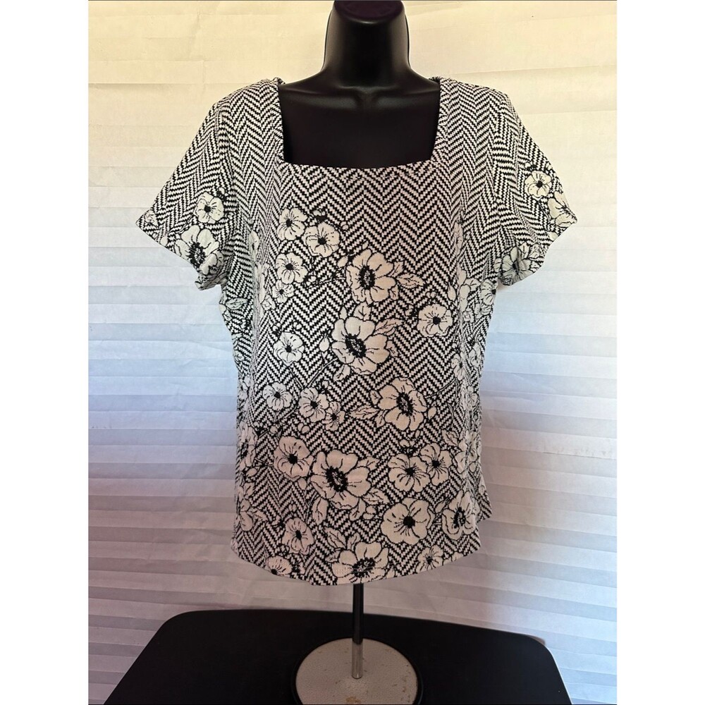 Monroe & Main Women's XL Black & White Top Casual Career Wear